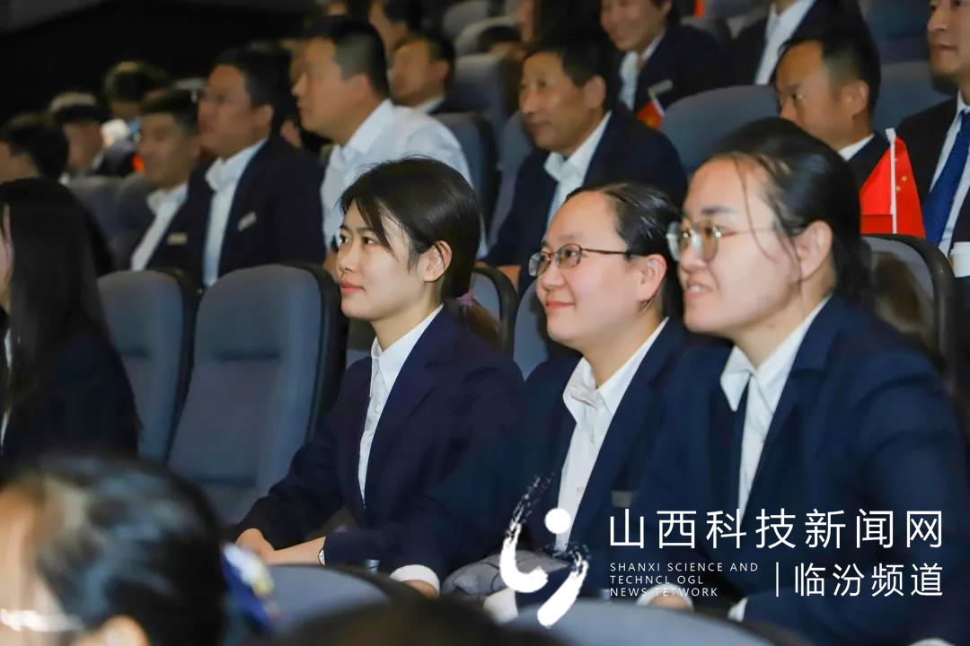 襄汾农商银行开展观看红色电影《长津湖》主题党日活动3