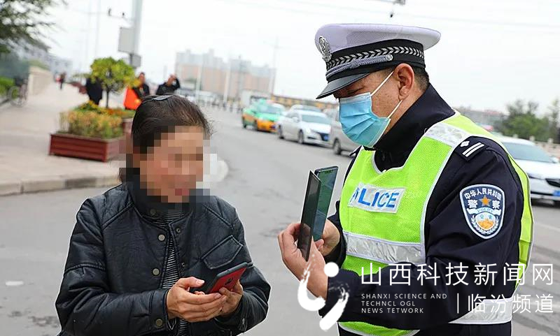 洪洞交警严查严管严控行动中1
