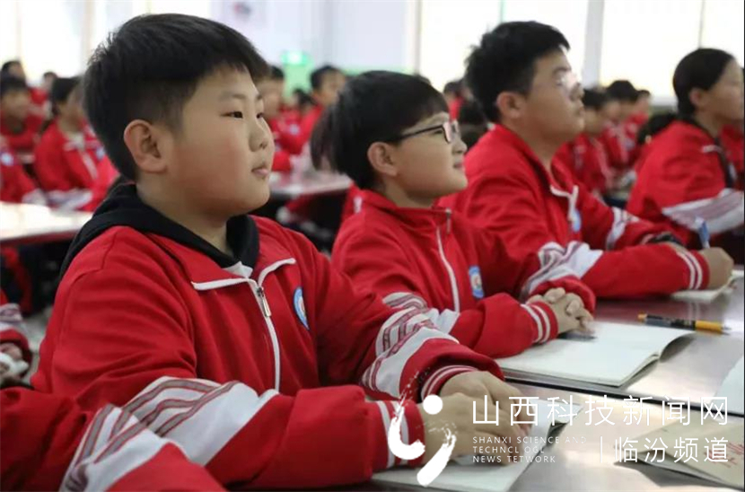 洪洞公安交警走进辖区学校开展交通安全意识强化课5